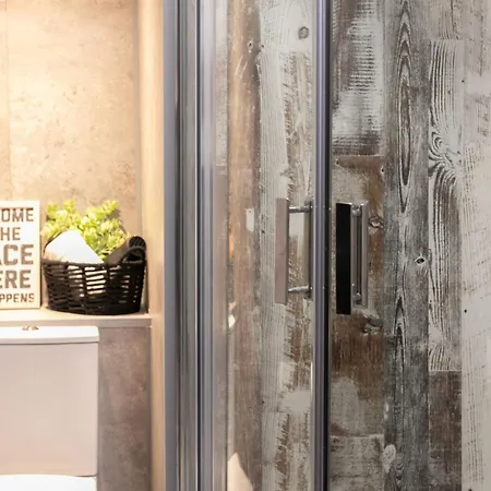 Downtown 2 - Town Centre * ハロゲート